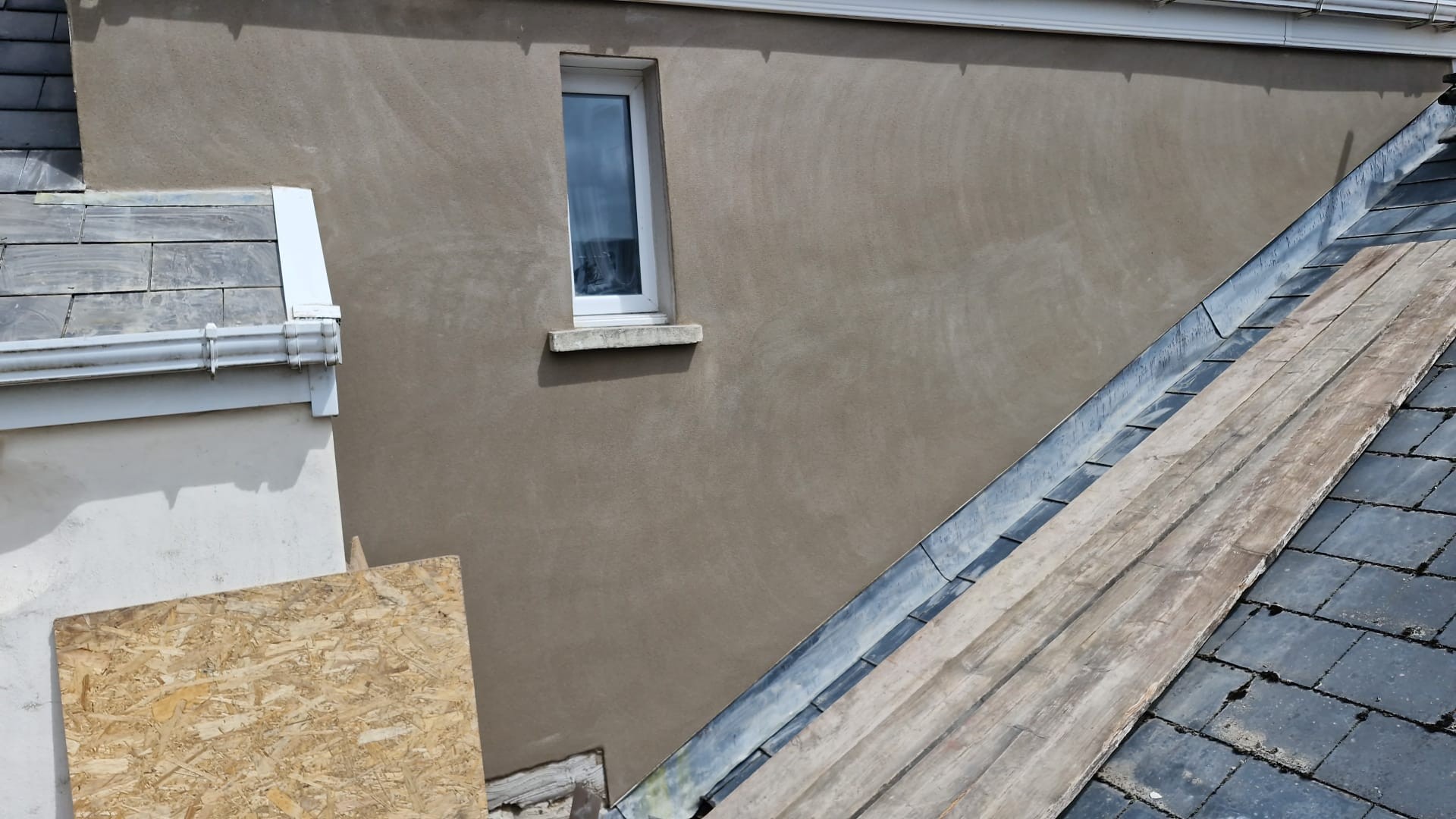 Flat roof and make good job