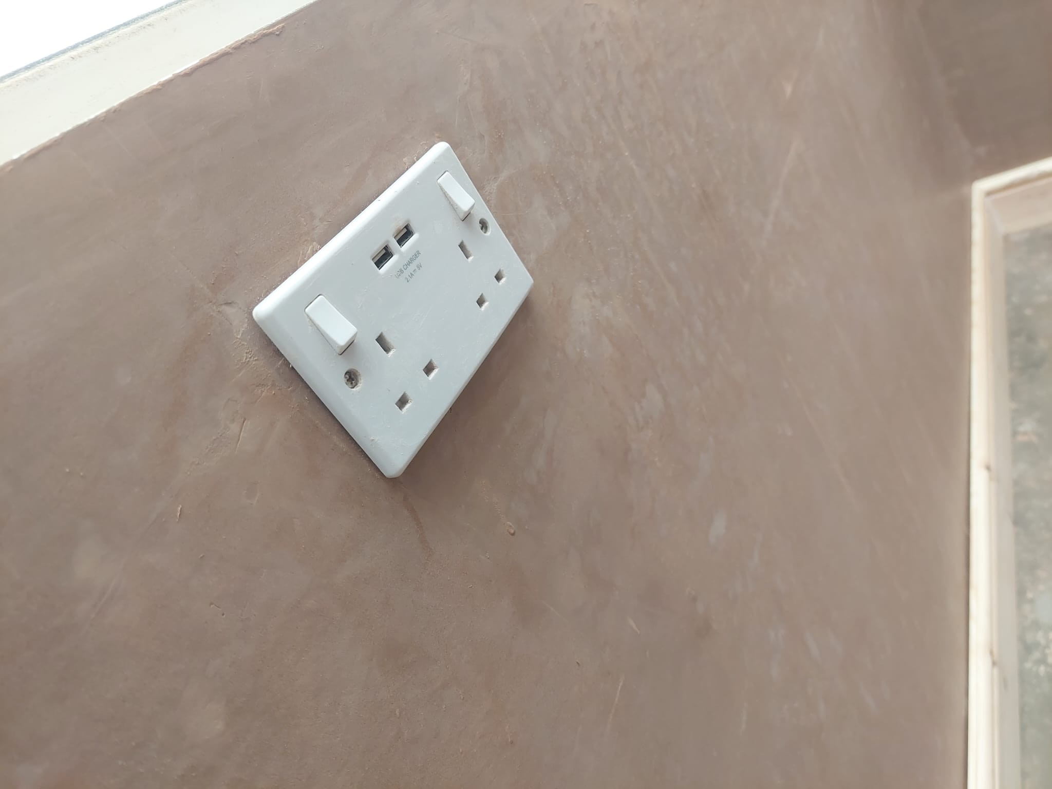 Extension Plastering and skirting
